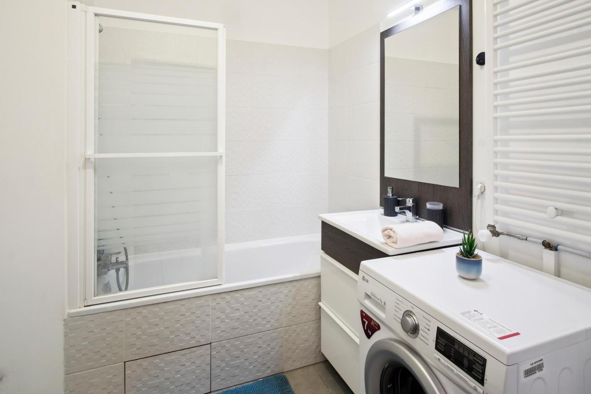 Apartamento Chic Apart Disneyland With Terrace Bussy-Saint-Georges Exterior foto